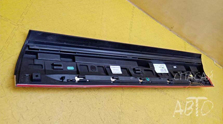 Volkswagen Touareg II Накладка двери передней левой