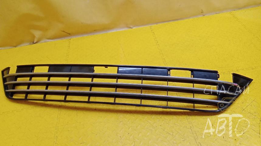 Volkswagen Touareg II Решетка в бампер