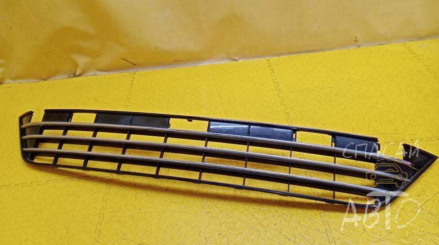 Volkswagen Touareg II Решетка в бампер