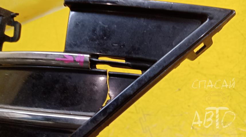 Volkswagen Touareg II Решетка в бампер