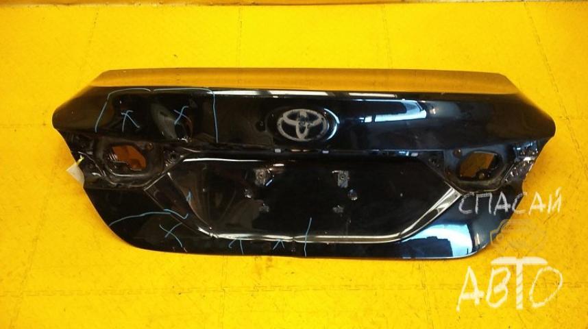Toyota Camry V70 Крышка багажника