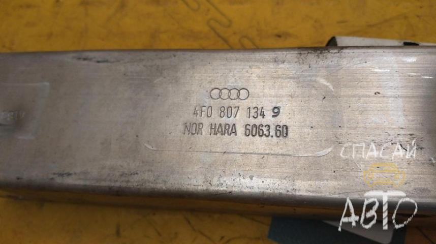 Audi A6 (C4) Кронштейн усилителя переднего бампера