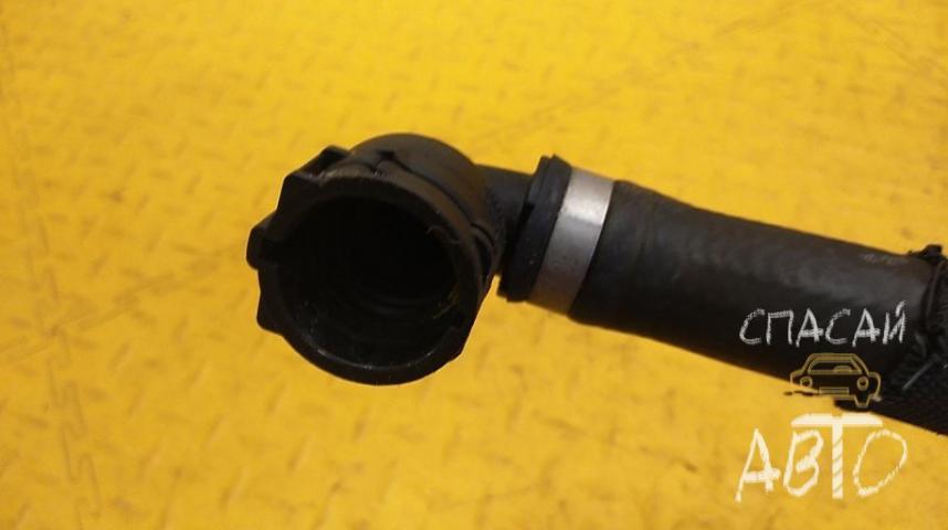 Audi A6 (C4) Патрубок системы охлаждения