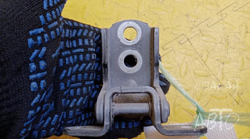 Nissan X-Trail (T31) Петля двери передней правой верхняя