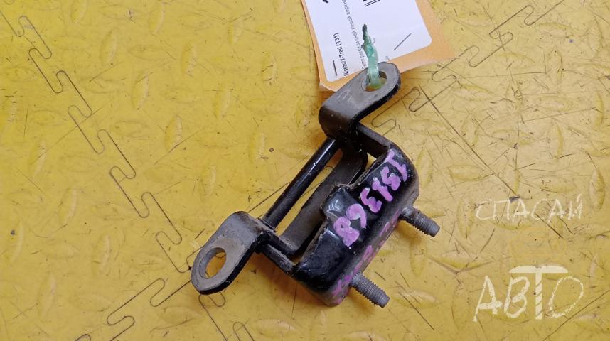 Nissan X-Trail (T31) Петля двери задней левой верхняя