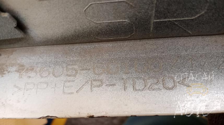 Toyota Land Cruiser (300) Накладка крыла