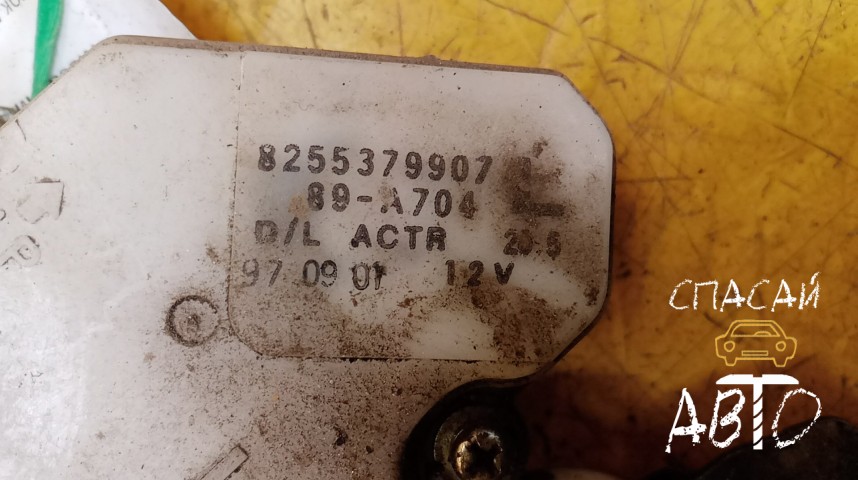 Nissan Maxima (A32) Замок двери задней левой - OEM 8250340U00