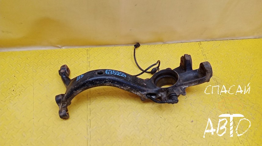 Volkswagen Passat (B5) Кулак поворотный передний правый - OEM 8D0407258