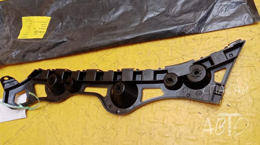 Renault Logan II Кронштейн заднего бампера