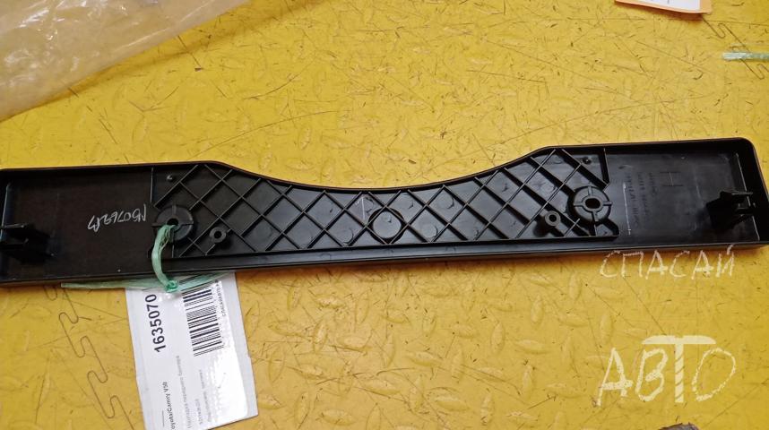 Toyota Camry V50 Накладка переднего бампера