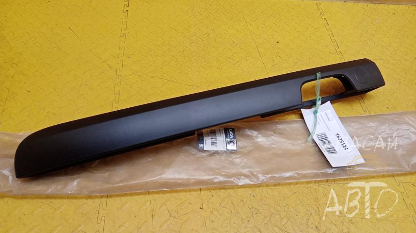 VAZ Largus Накладка двери багажника