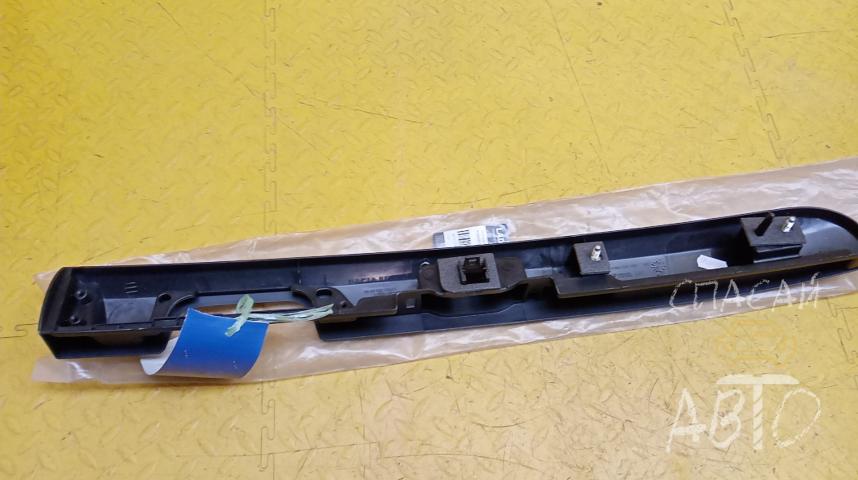 VAZ Largus Накладка двери багажника