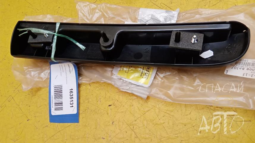 VAZ Largus Накладка двери багажника