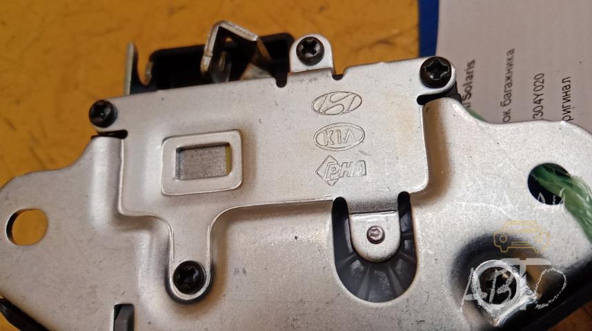 Hyundai Solaris Замок багажника