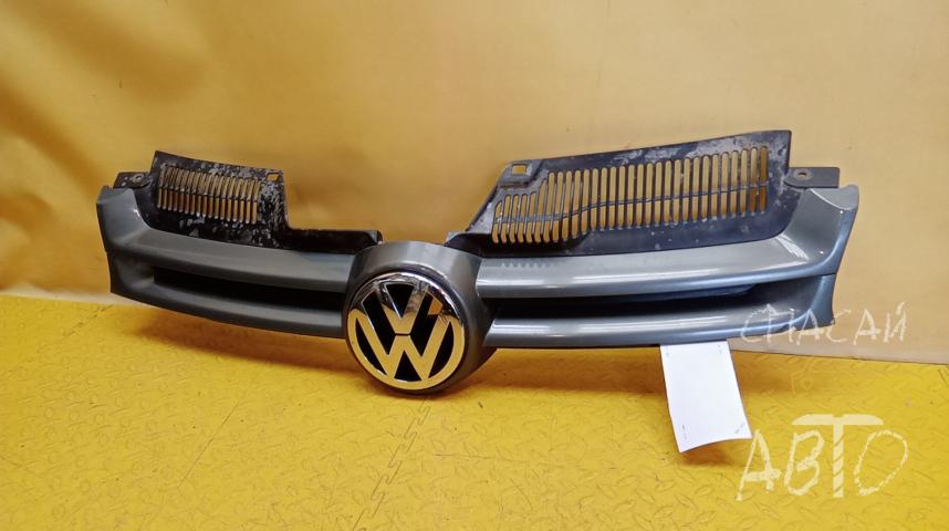 Volkswagen Golf V Решетка радиатора