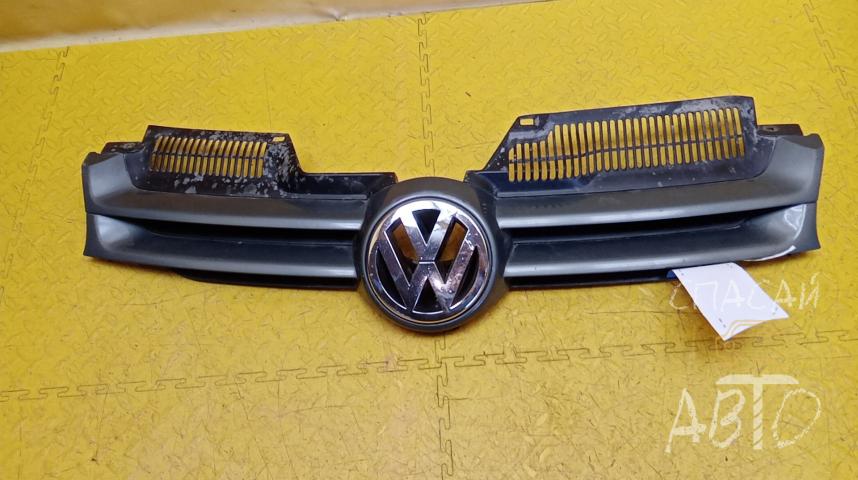 Volkswagen Golf V Решетка радиатора