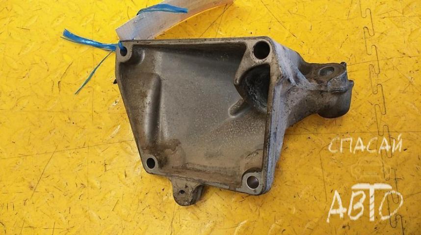 Mercedes-Benz GL-Class X164 Кронштейн двигателя