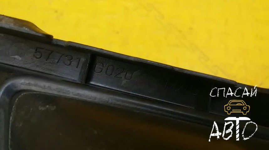 Subaru Forester (S13) Решетка в бампер - OEM 57731G020