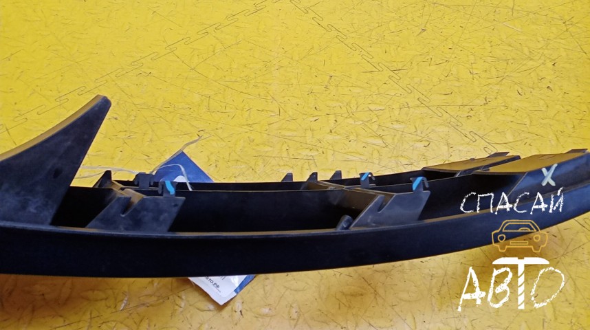 Audi Q7 (4L) Решетка в бампер - OEM 4L0807681