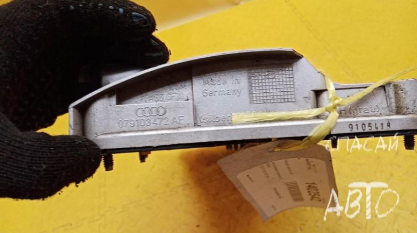 Audi Q7 (4L) Крышка двигателя