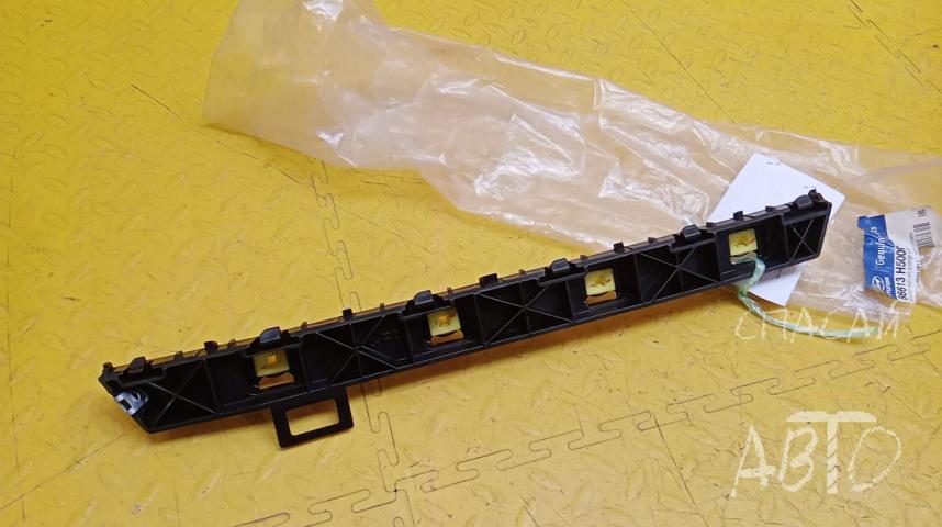 Hyundai Solaris Кронштейн заднего бампера