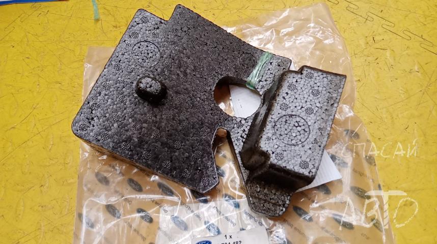 Ford Focus III Наполнитель переднего бампера