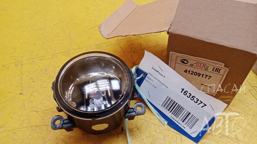 Ford Focus II Фара противотуманная