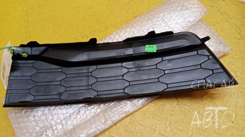 Skoda Rapid Решетка в бампер