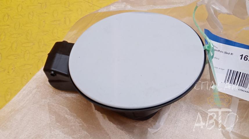 Volkswagen Polo (Sed RUS) Лючок бензобака