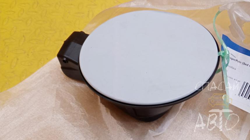 Volkswagen Polo (Sed RUS) Лючок бензобака