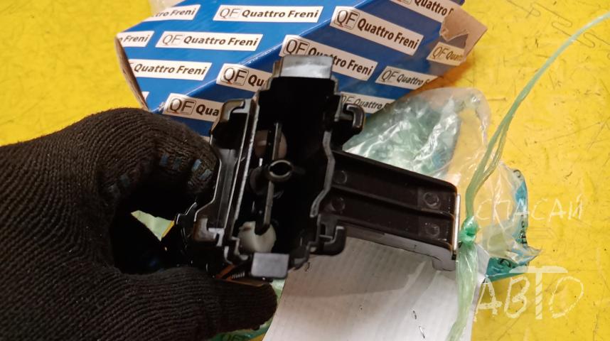 Toyota Camry V50 Форсунка омывателя фар