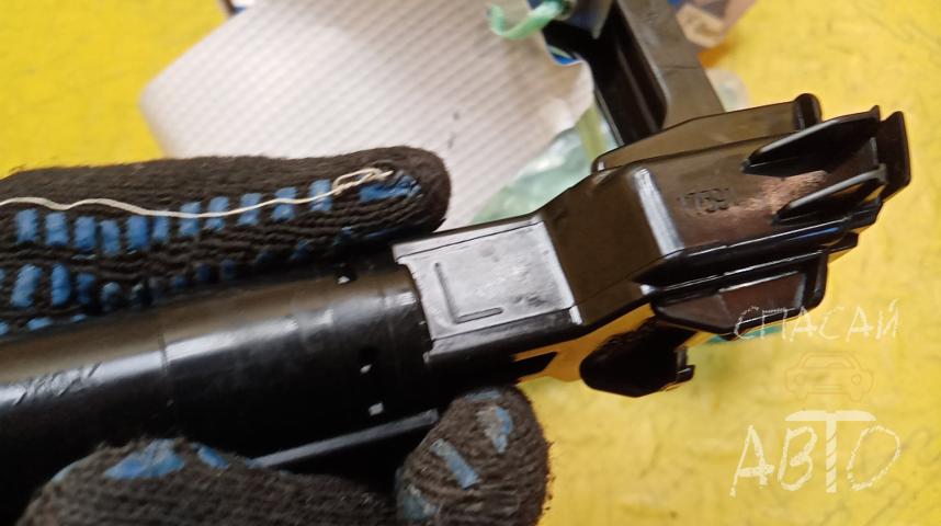 Toyota Camry V50 Форсунка омывателя фар