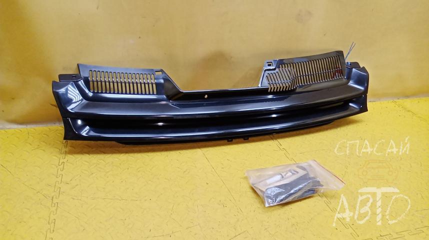 Volkswagen Golf V Решетка радиатора