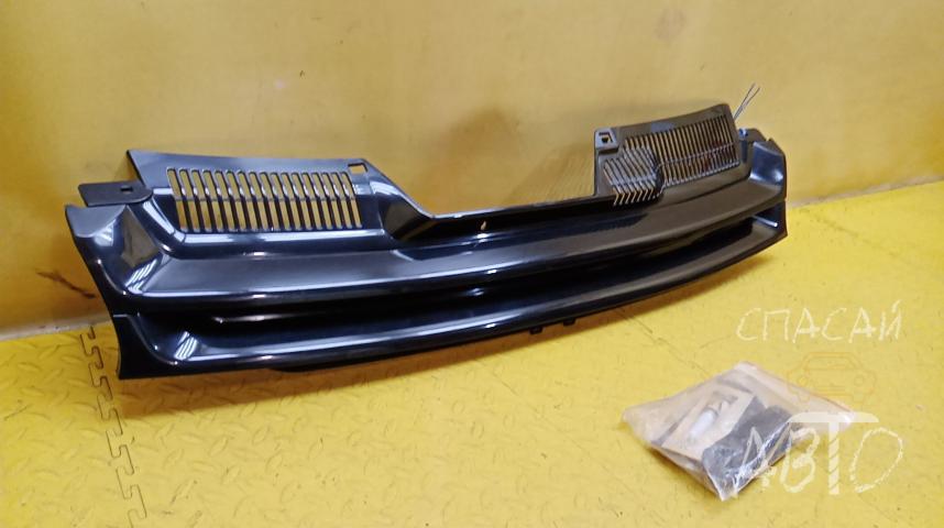 Volkswagen Golf V Решетка радиатора