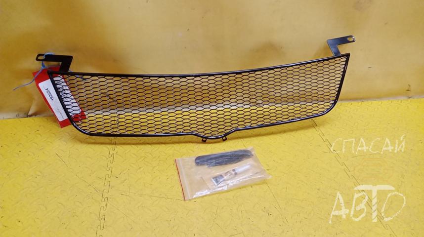Volkswagen Golf V Решетка радиатора