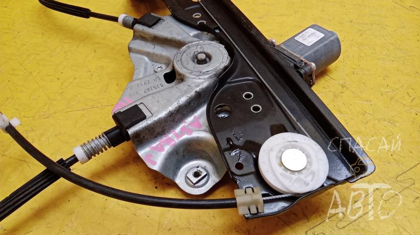 Opel Astra J Стеклоподъемник передний левый