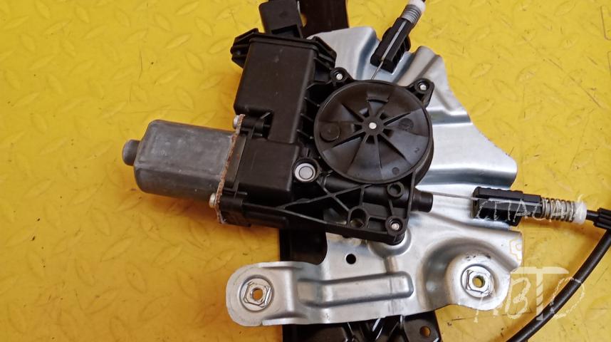 Opel Astra J Стеклоподъемник передний левый