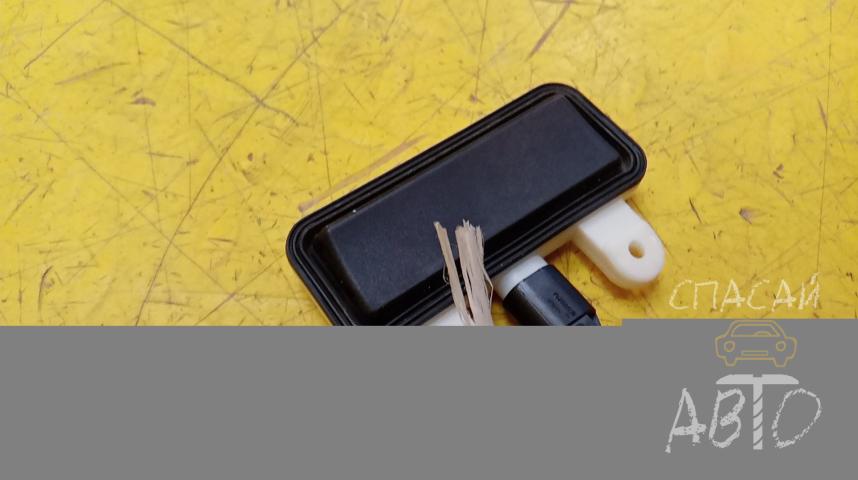 Mercedes-Benz W218 CLS Кнопка многофункциональная