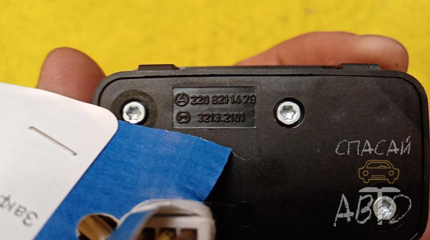 Mercedes-Benz W218 CLS Кнопка многофункциональная