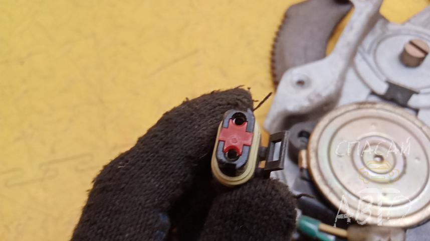 Jeep Grand Cherokee (ZJ) Стеклоподъемник задний левый