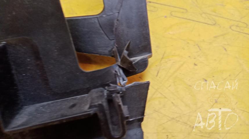 Volkswagen Golf V Воздуховод радиатора