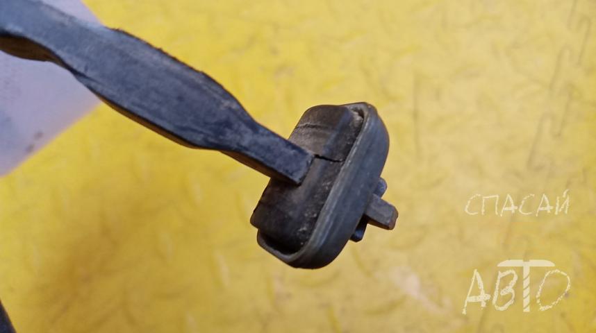 Ford Mondeo III (GE) Ограничитель двери