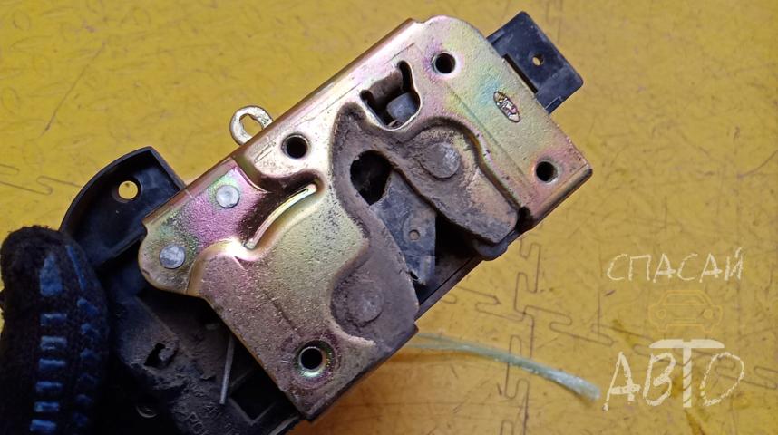 Ford Focus I Замок двери задней левой