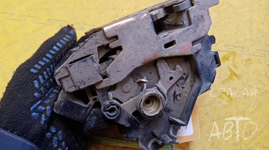 Ford Focus I Замок двери задней левой