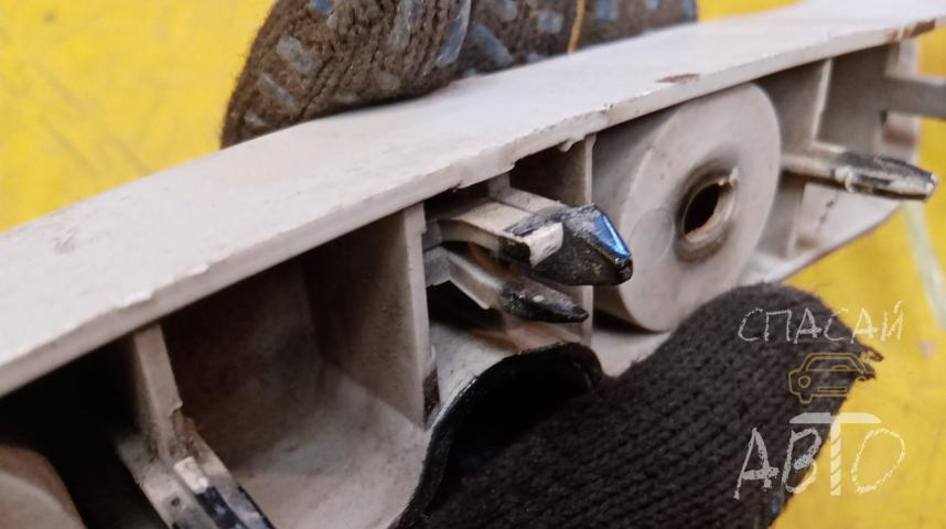 Ford Focus II Кронштейн переднего бампера