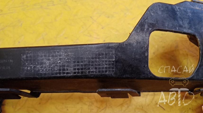 Ford Focus II Кронштейн переднего бампера