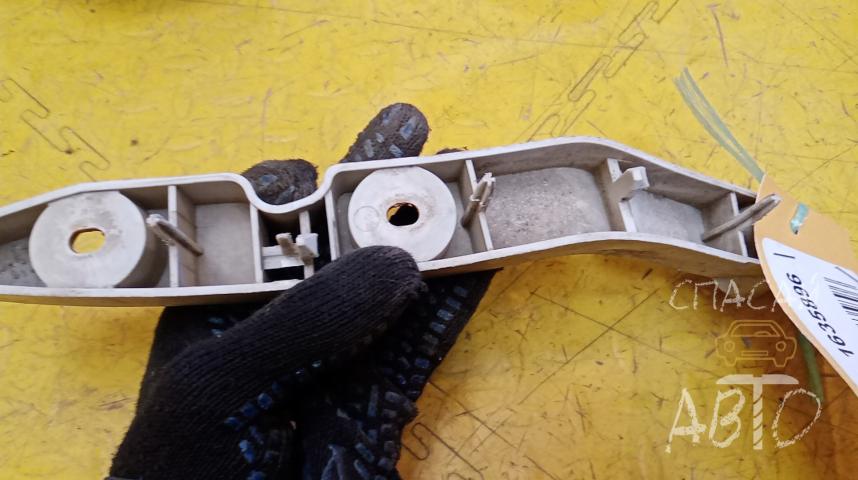 Ford Focus II Кронштейн переднего бампера