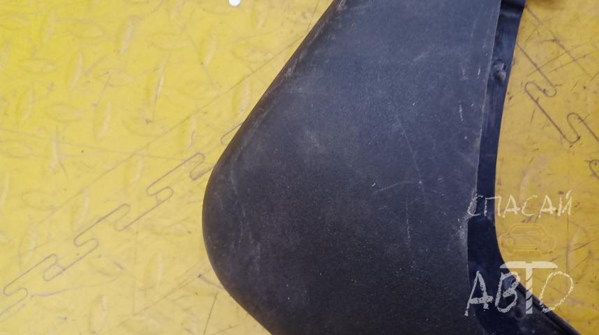 Ford Focus II Брызговик передний