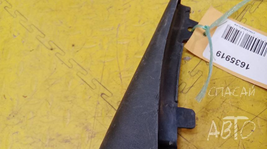 Ford Focus II Брызговик передний