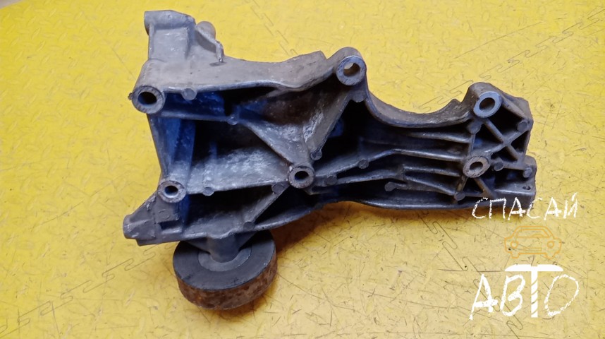 Audi A4 (B6) Кронштейн генератора - OEM 06D903143C